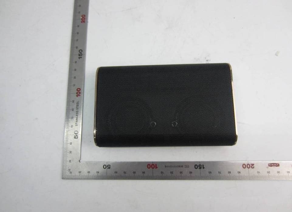 Portable wireless speaker - FCC ID Z7RBKS - BRAVEN LC