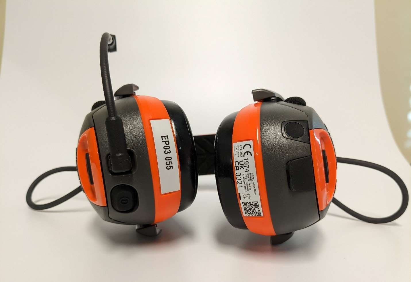 Electronic Hearing Protection - FCC ID ZASHP500BT - HUSQVARNA AB (2)