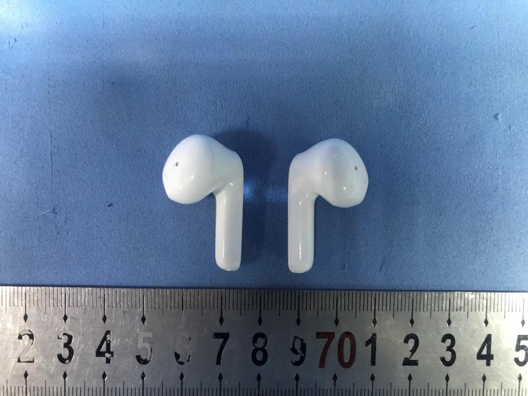 True Wireless Earbuds - FCC ID ZBCTW602A - SHENZHEN DNS INDUSTRIES CO., LTD. (2)
