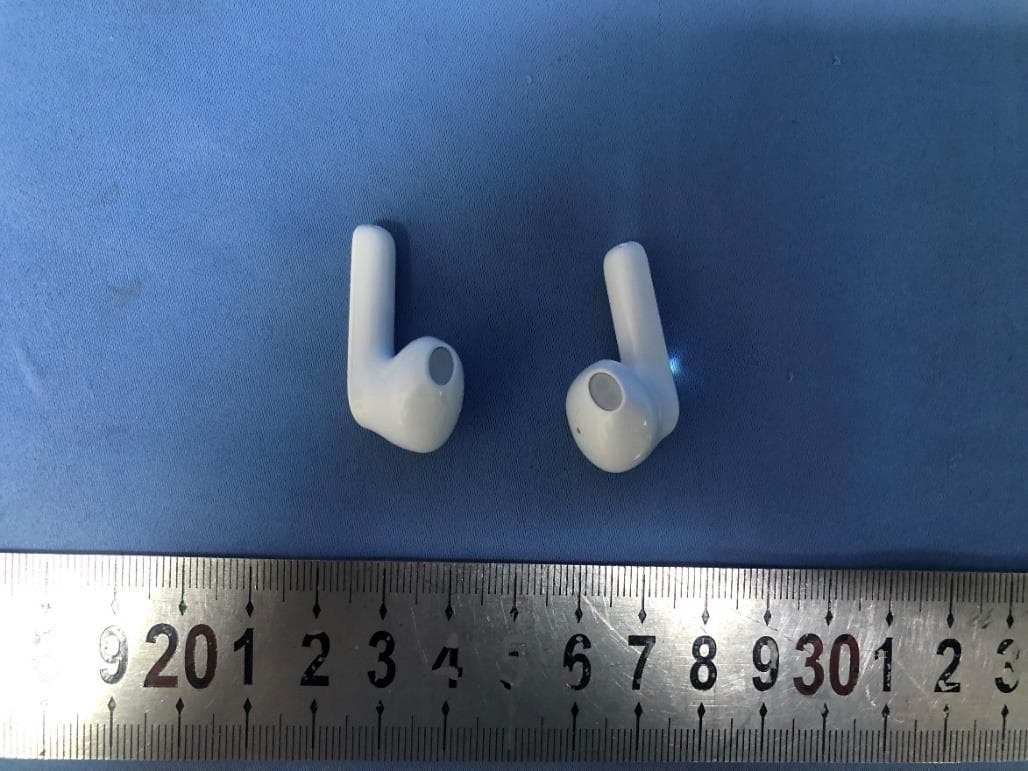 True Wireless Earbuds - FCC ID ZBCTW602A - SHENZHEN DNS INDUSTRIES CO., LTD. (3)