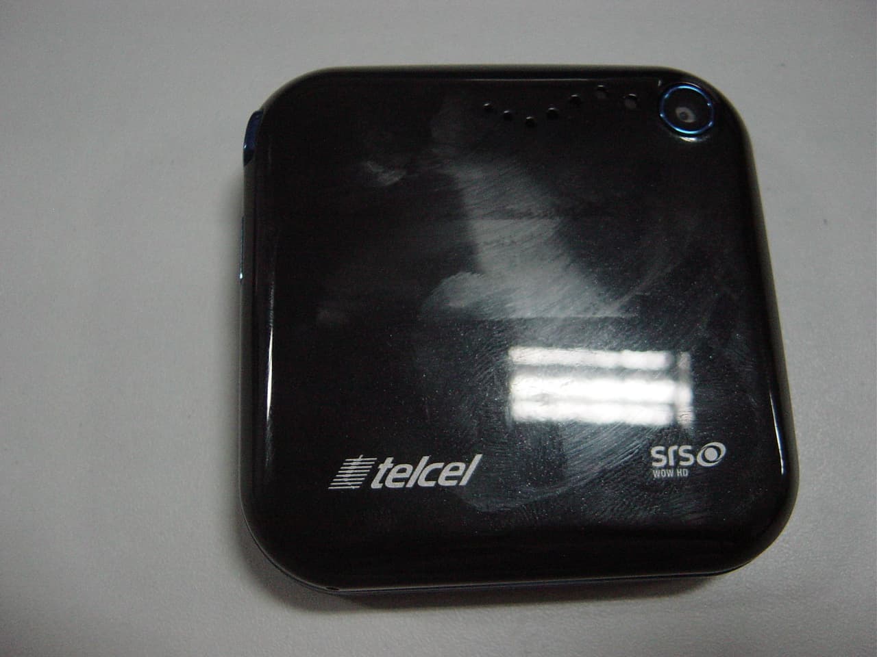 MOBILE PHONE - FCC ID ZC4R10 - Corporativo Lanix S.A. de C.V. (1)