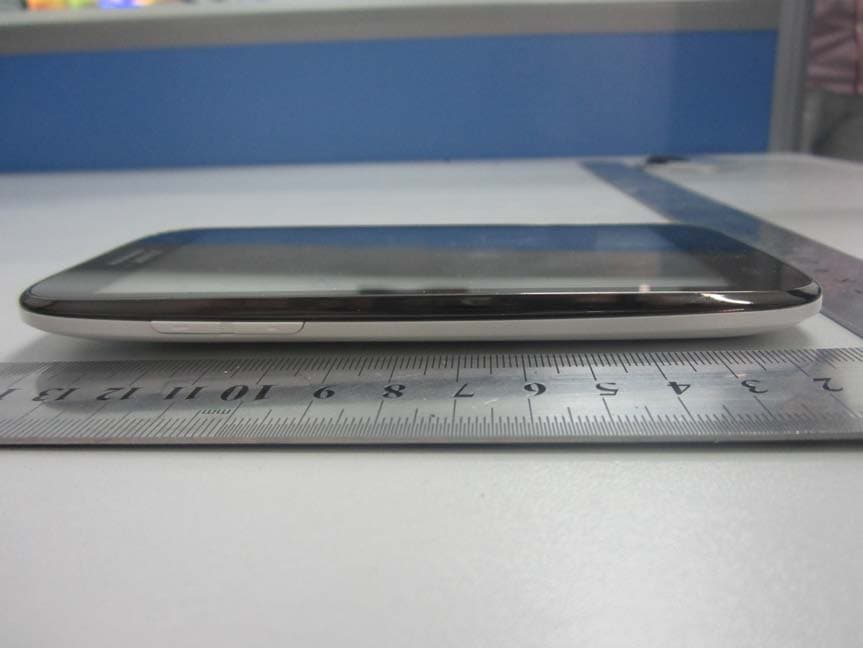 Smartphone - FCC ID ZC4S600 - Corporativo Lanix S.A. de C.V. (4)