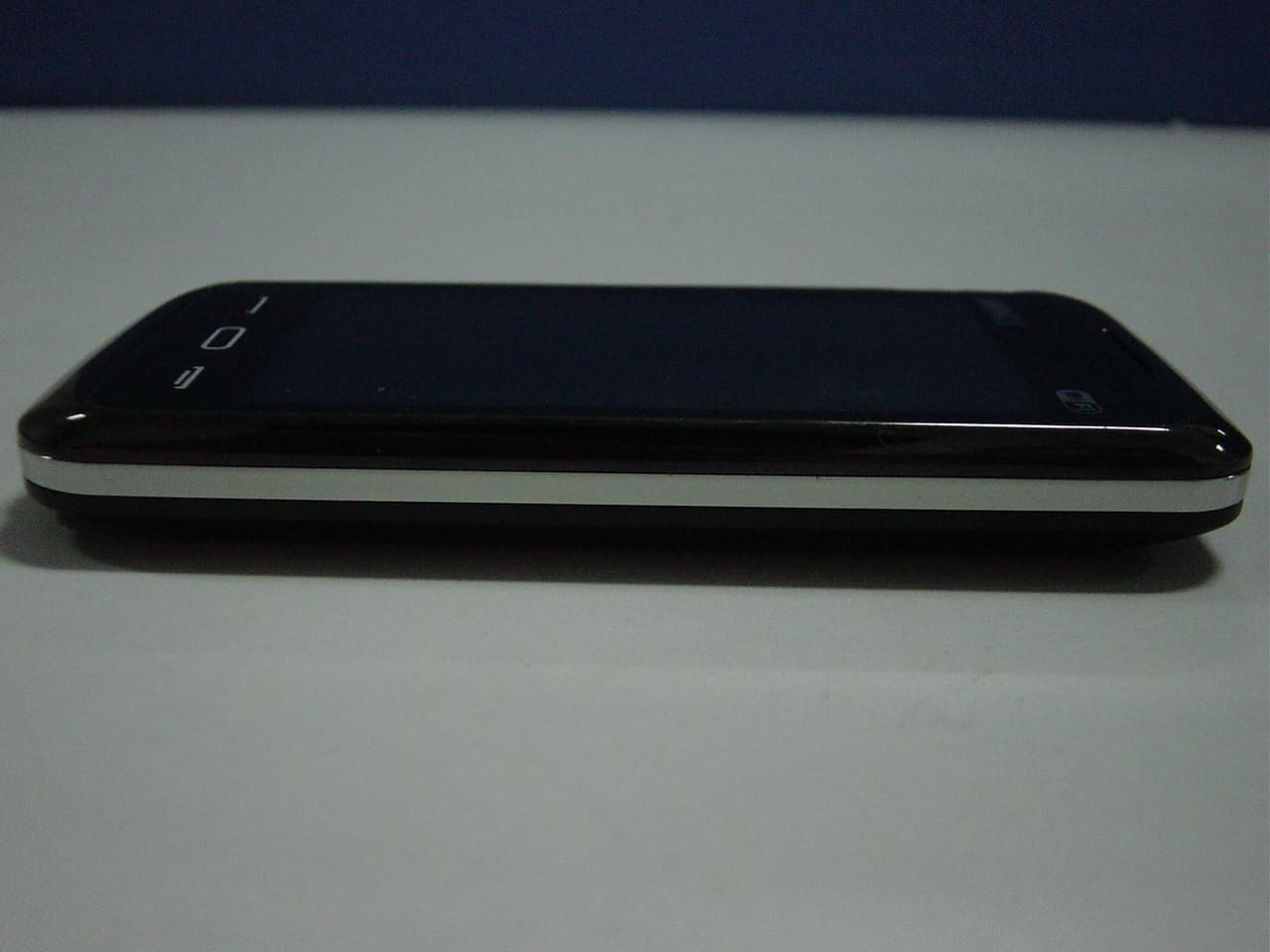 MOBILE PHONE - FCC ID ZC4T99 - Corporativo Lanix S.A. de C.V. (3)
