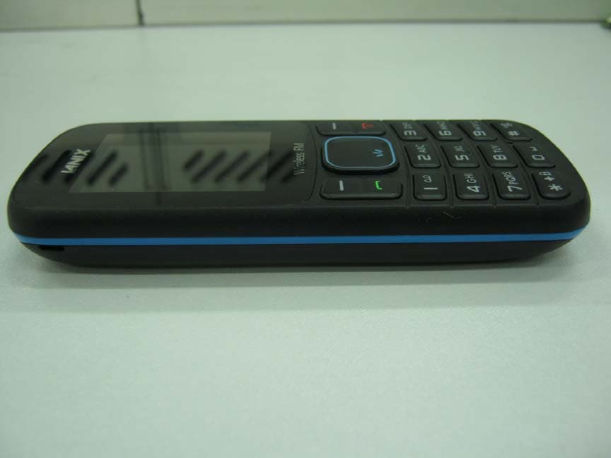 GSM Phone - FCC ID ZC4W30 - Corporativo Lanix S.A. de C.V. (4)