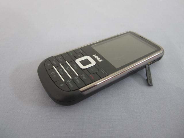 Mobile Phone - FCC ID ZC4Z20 - Corporativo Lanix S.A. de C.V. (4)