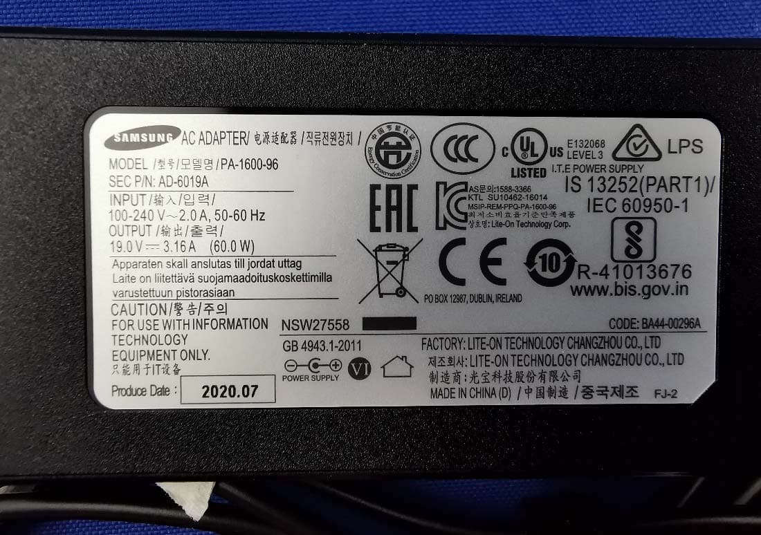 Notebook Computer - FCC ID ZCANP550XDAC - SAMSUNG Electronics Co., Ltd. (4)