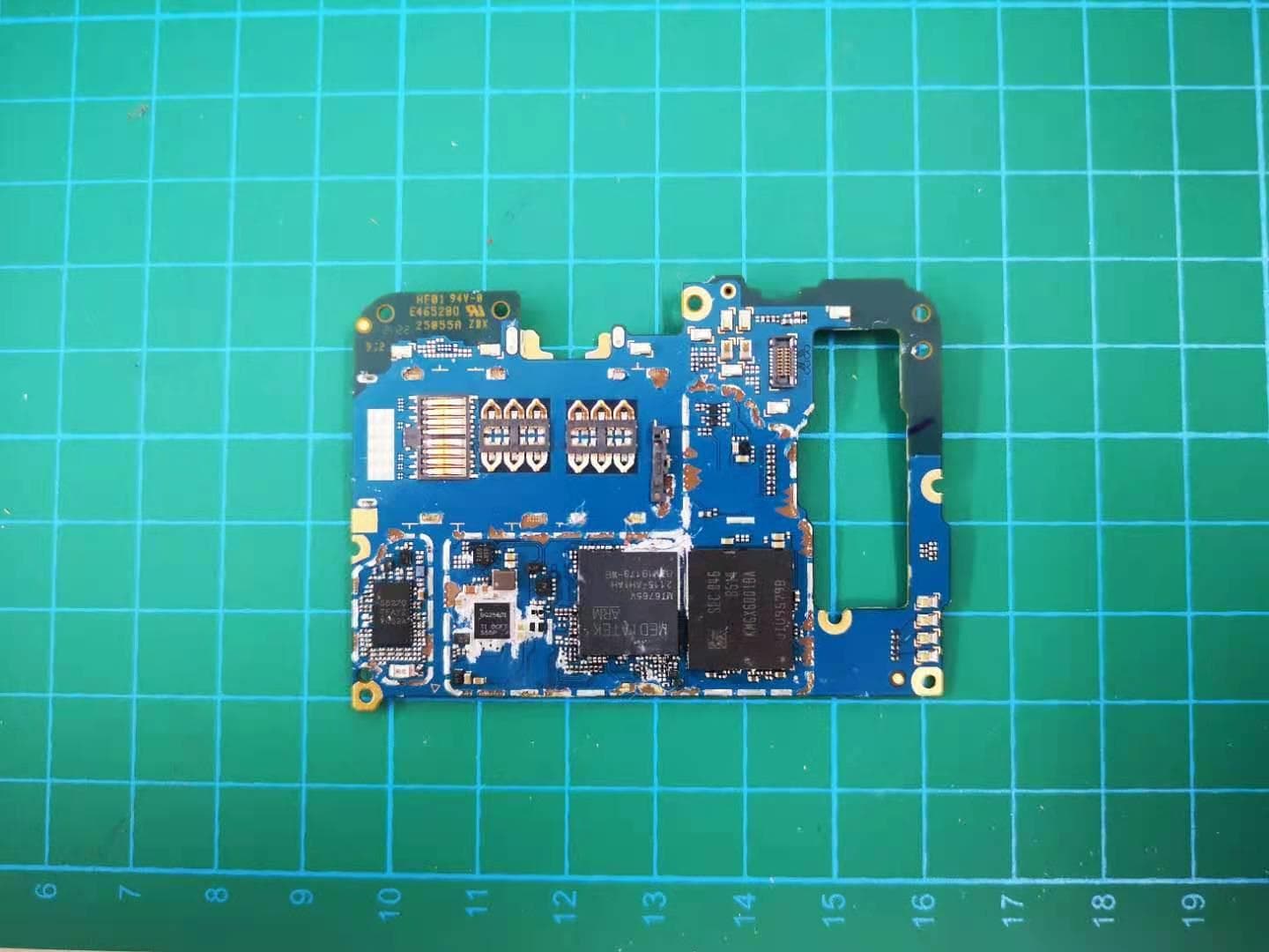 Multi-band GSM/WCDMA/LTE phone with Bluetooth, WLAN - FCC ID ZCASMA037F - SAMSUNG Electronics Co., Ltd. (5)