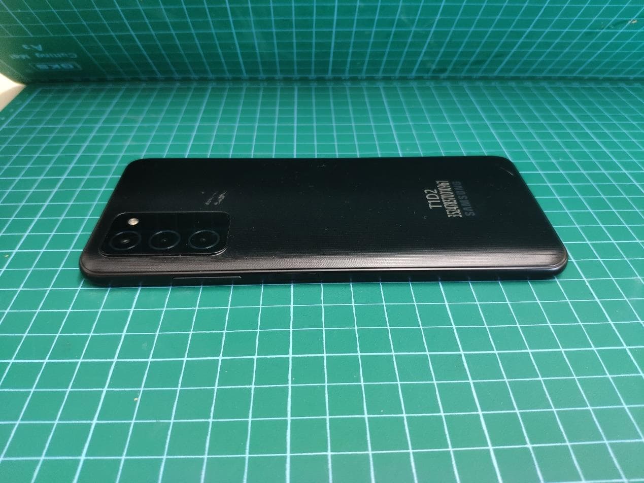 Multi-band GSM/WCDMA/LTE mobile phone with Bluetooth, WLAN - FCC ID ZCASMA037U - SAMSUNG Electronics Co., Ltd. (3)