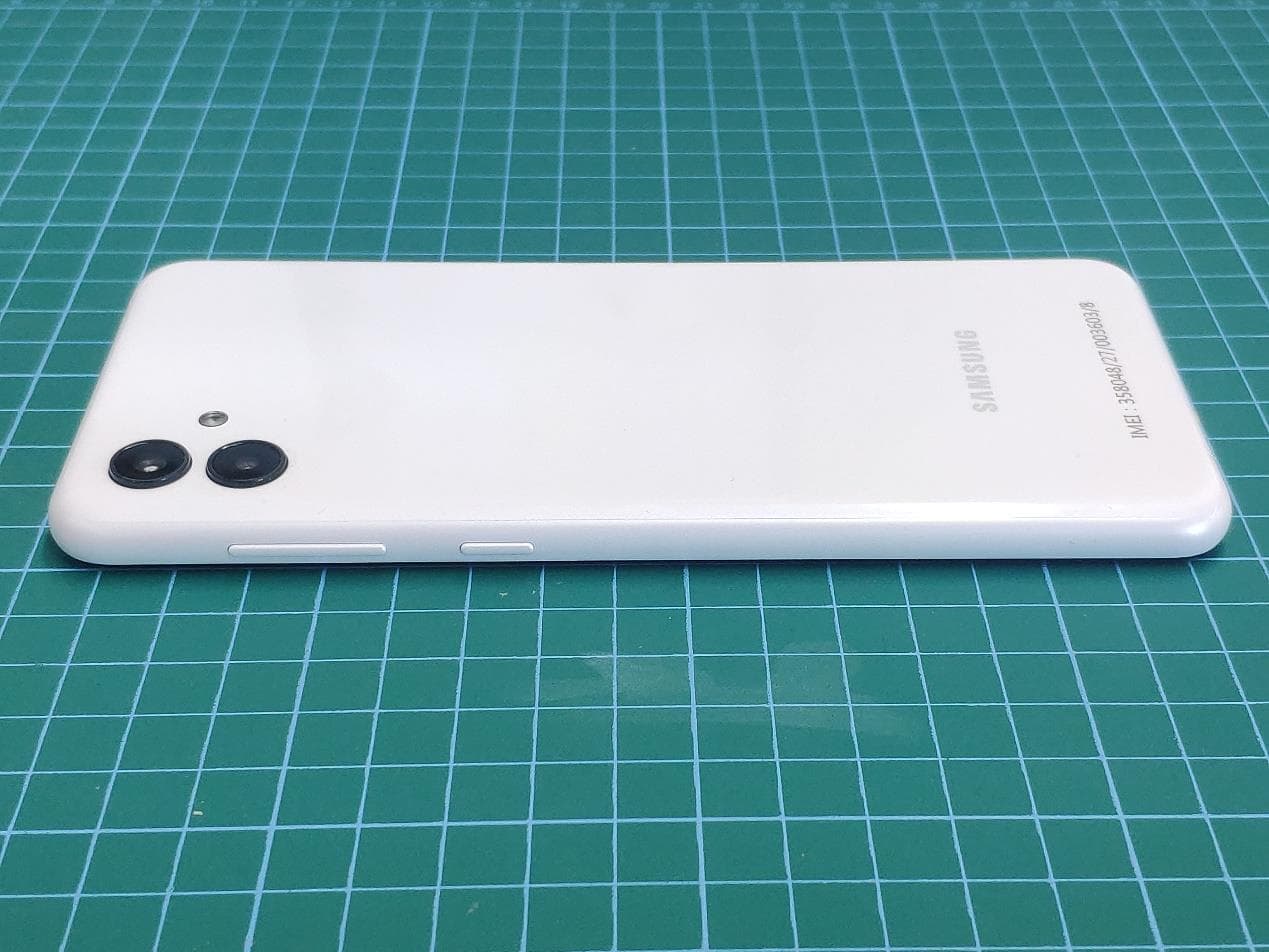 Multi-band GSM/WCDMA/LTE mobile phone with Bluetooth, WLAN - FCC ID ZCASMA045M - SAMSUNG Electronics Co., Ltd. (3)