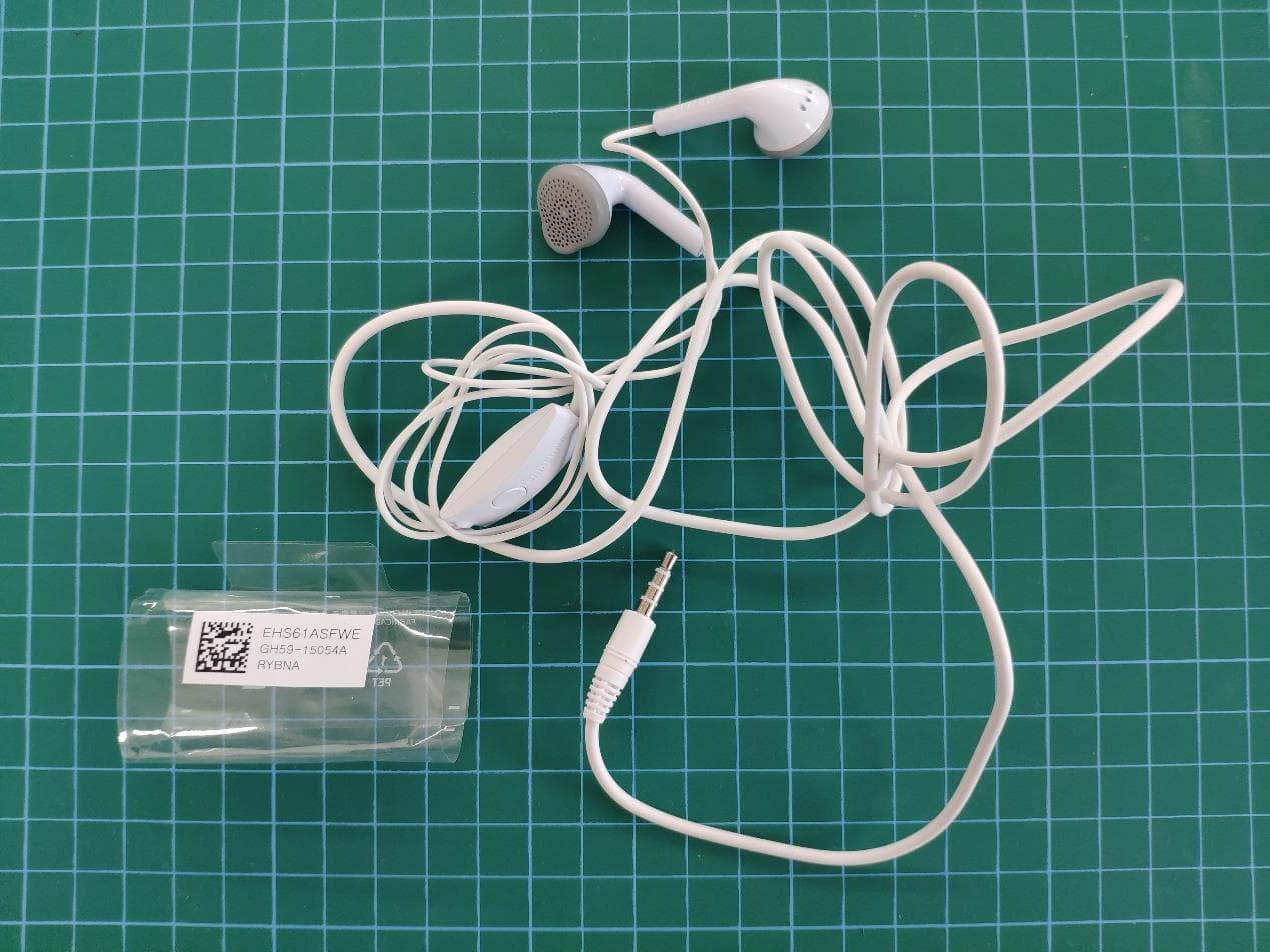 Tablet with Bluetooth, WLAN - FCC ID ZCASMT220 - SAMSUNG Electronics Co., Ltd. (2)