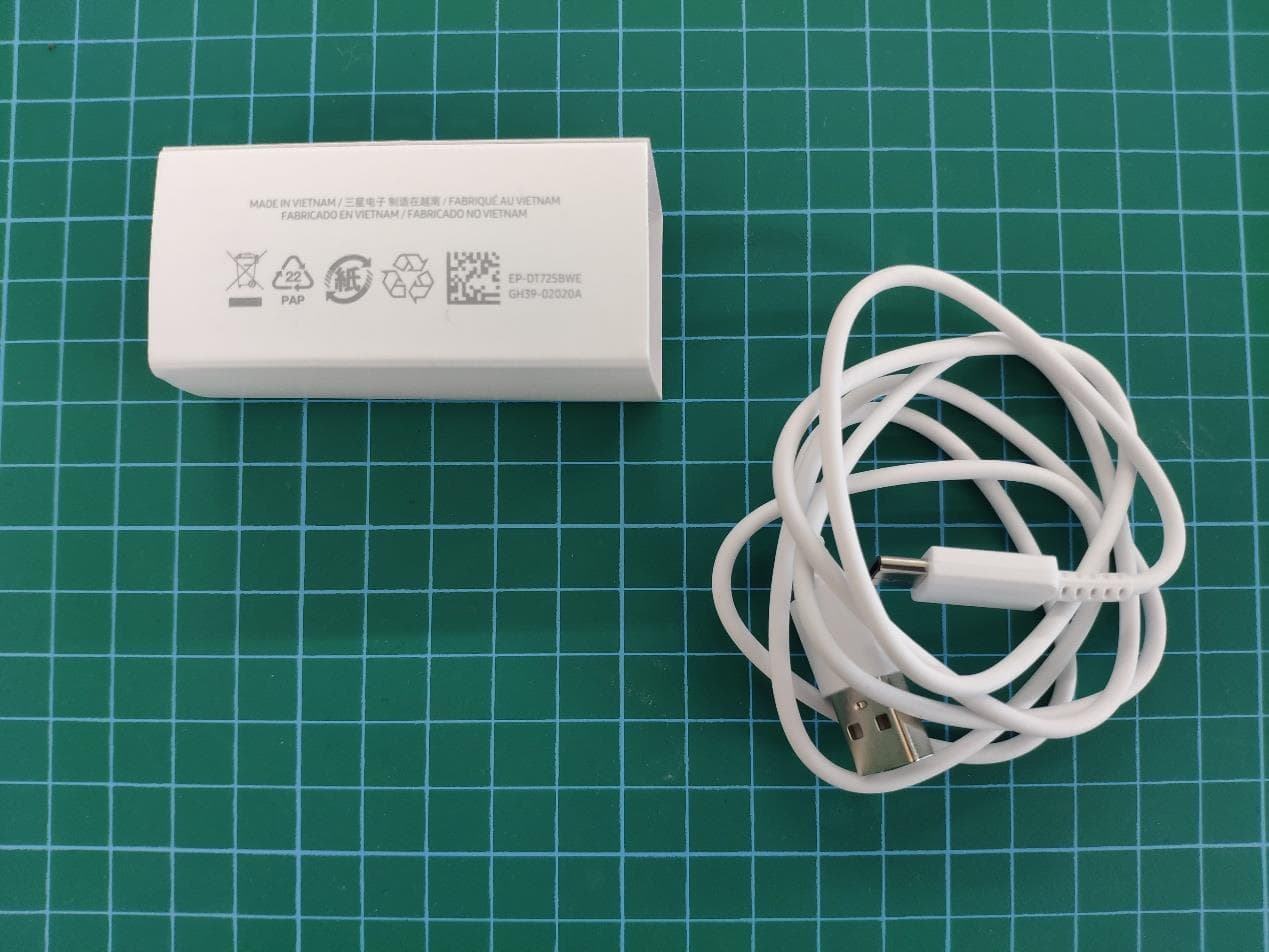 Multi-band GSM/WCDMA/LTE Tablet with Bluetooth, WLAN - FCC ID ZCASMT225 - SAMSUNG Electronics Co., Ltd. (4)