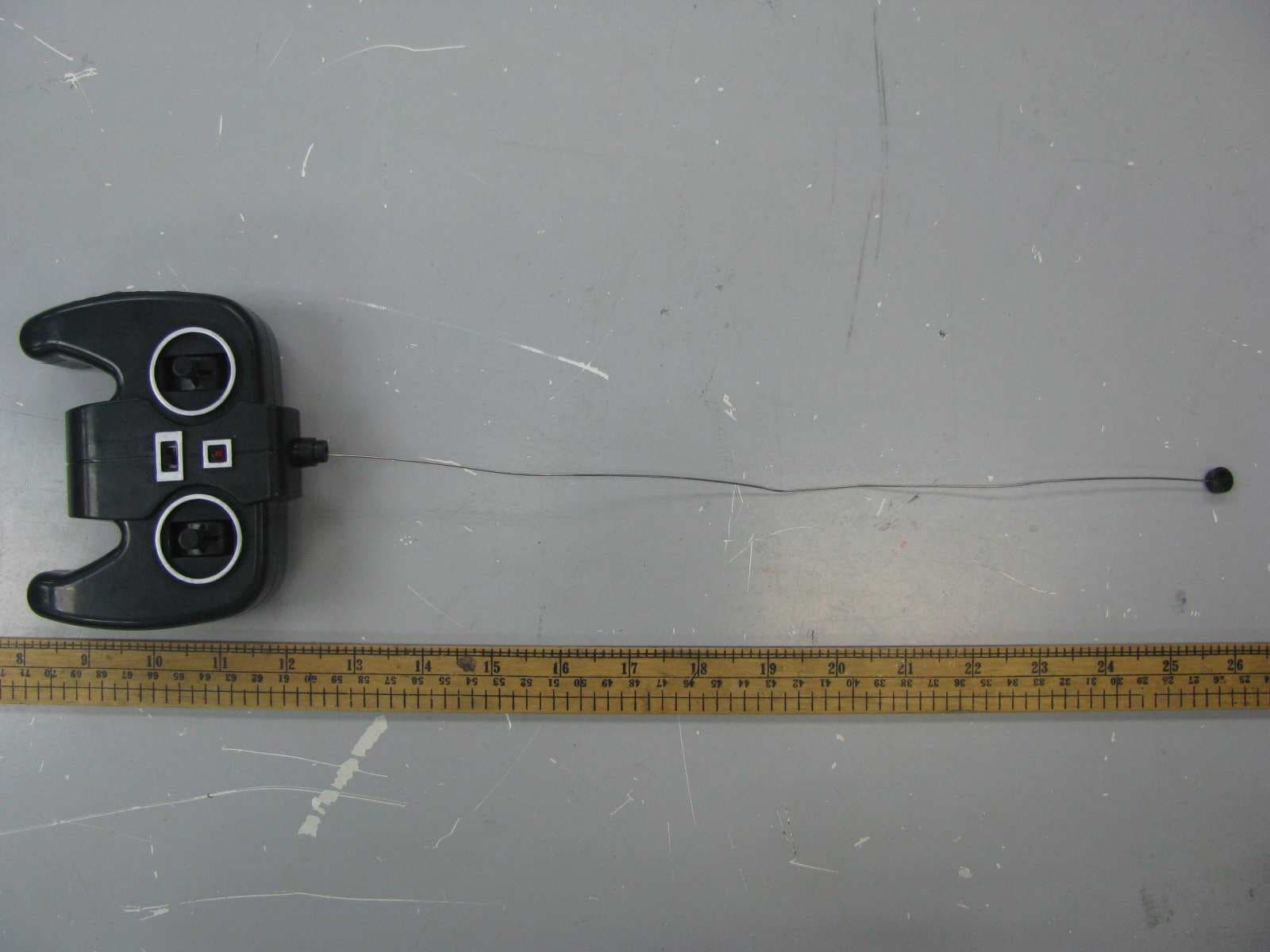 Toy-R/C Savage Car (Toy-R/C Street Savage Car) - FCC ID ZDPAMISON110249 - Amison Photoelectricity Technology Development CO.LTD. (2)