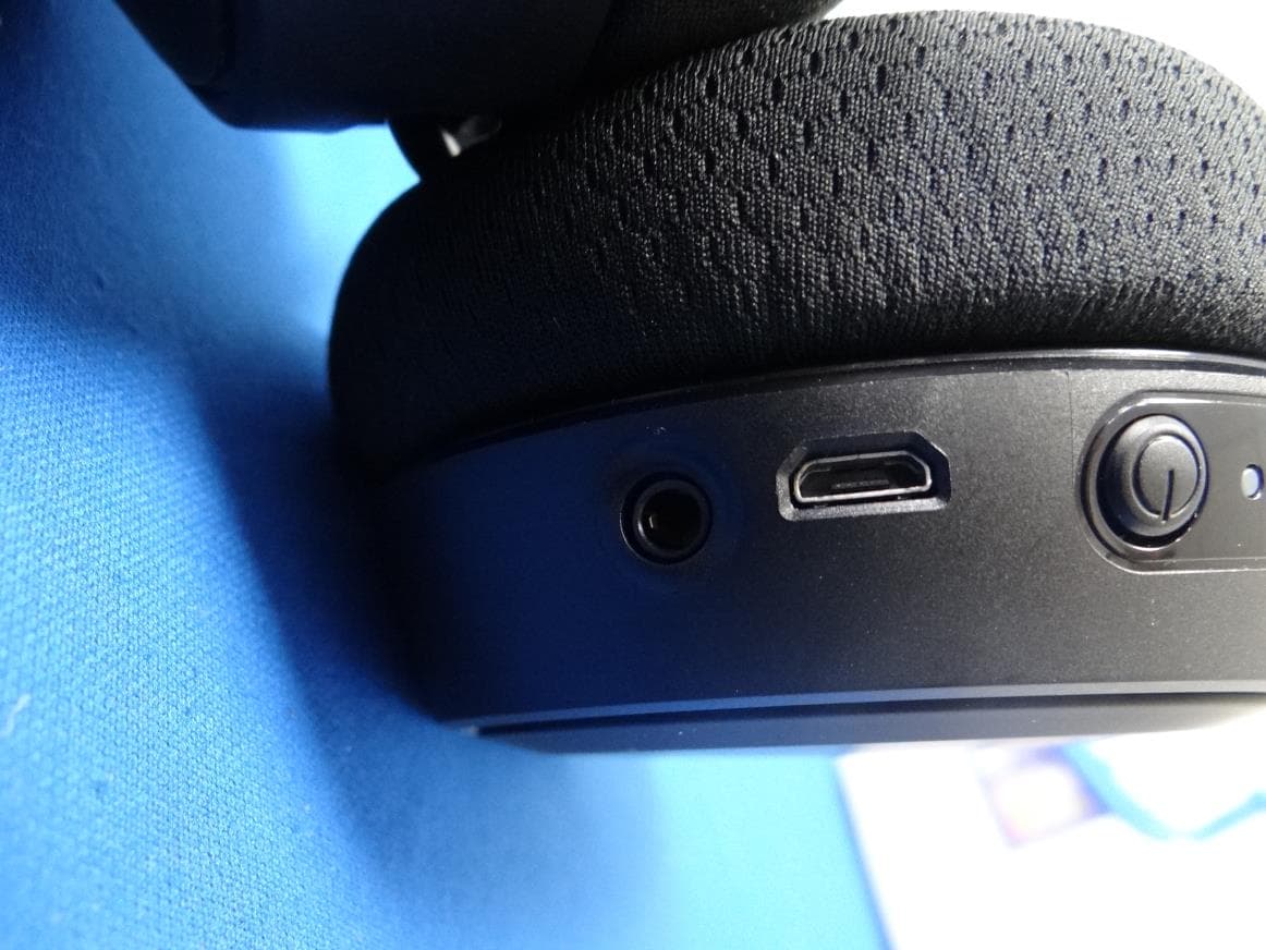 HEADSET - FCC ID ZHK-HS00018 - SteelSeries ApS (2)