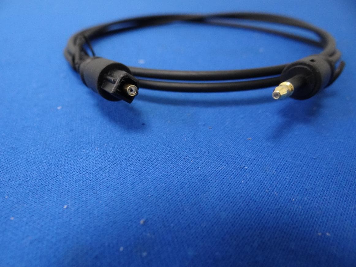 Transceiver - FCC ID ZHK-HS00018TX - SteelSeries ApS (2)