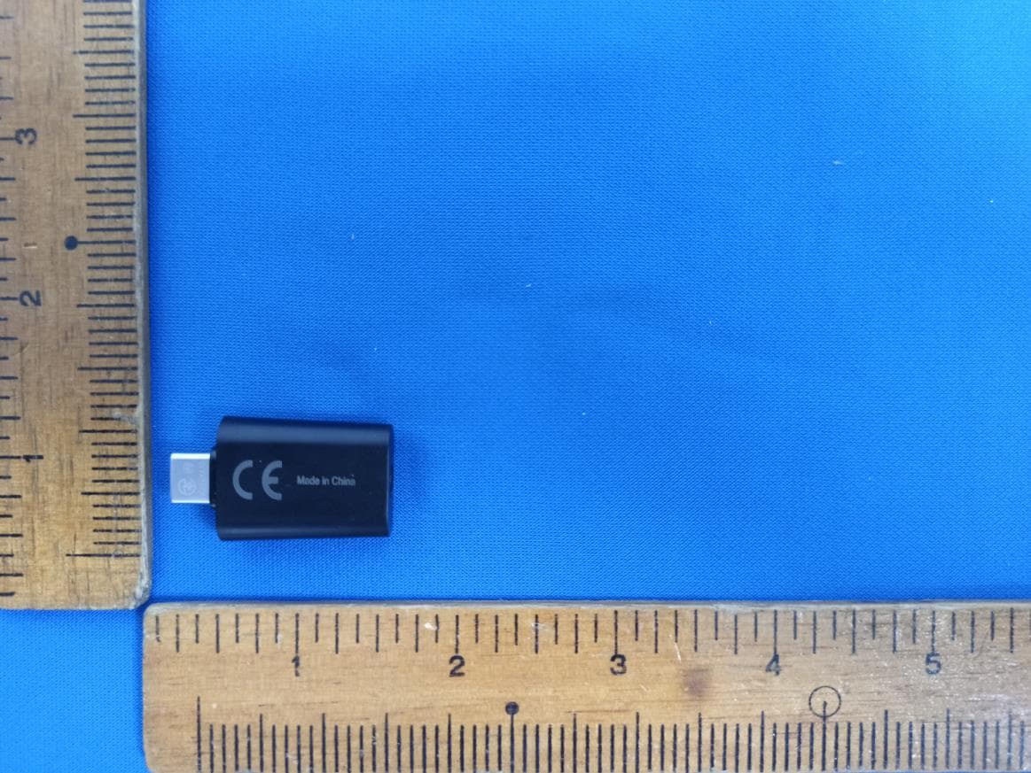 Transceiver - FCC ID ZHK-M00019TX - SteelSeries ApS (2)