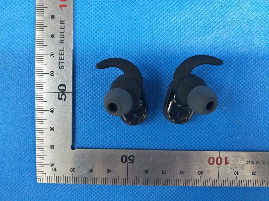 BLUETOOTH TRUE WIRELESS EARBUDS - FCC ID ZHW-808699 - The Source (Bell) Electronics Inc. (2)
