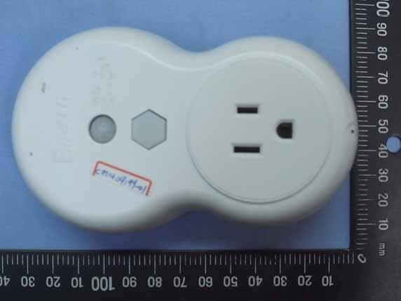 BeeWi Bluetooth Smart Controlled AC Plug - FCC ID ZKI-BBP200 - VOXLAND SARL (2)