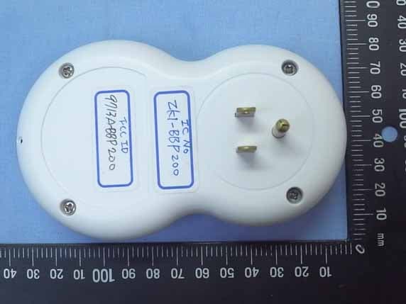 BeeWi Bluetooth Smart Controlled AC Plug - FCC ID ZKI-BBP200 - VOXLAND SARL