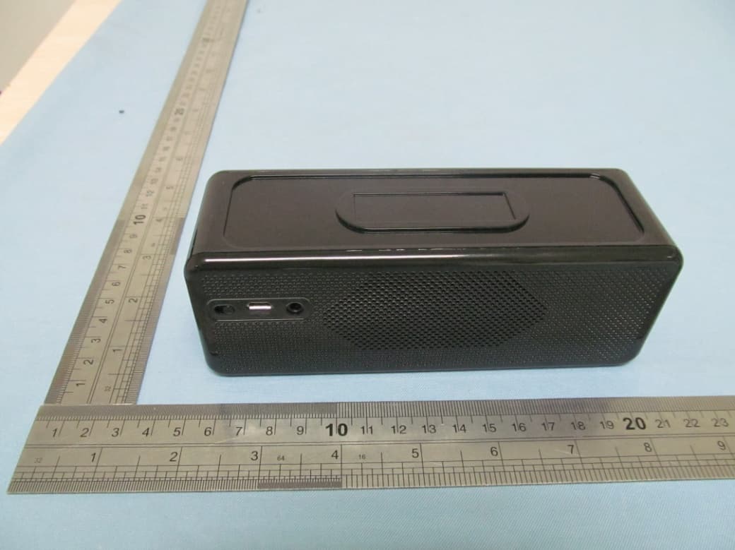 Bluetooth Speaker - FCC ID ZKI-BBS305 - VOXLAND SARL (2)