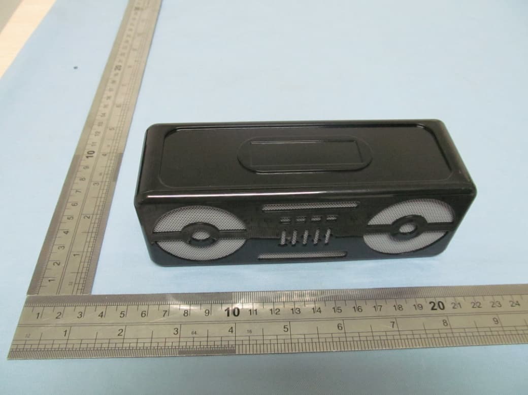 Bluetooth Speaker - FCC ID ZKI-BBS305 - VOXLAND SARL (4)