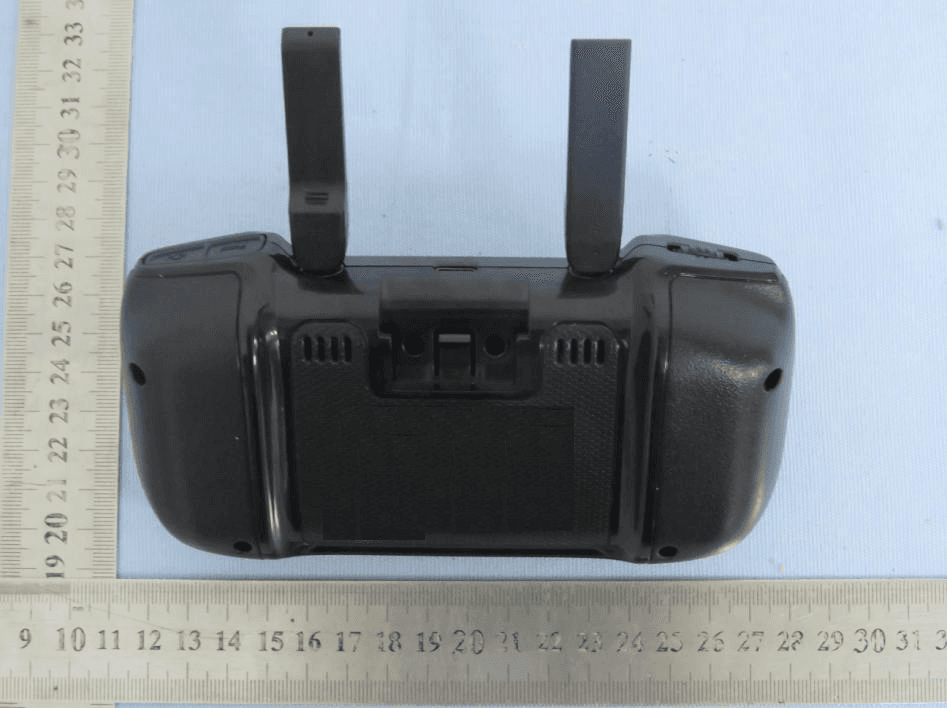 Transmitter - FCC ID ZKWUA2420060001 - Chenghai Udirc Toys Co.,Ltd