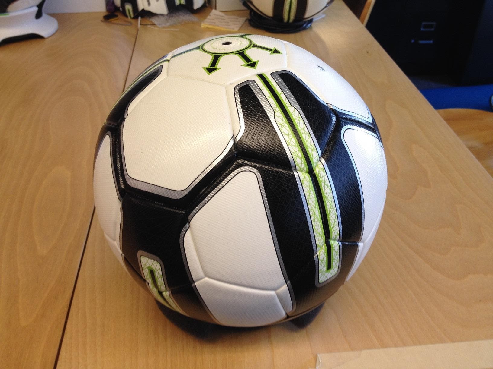 miCoach SMART BALL - FCC ID ZLGSMARTBALL - adidas AG (4)