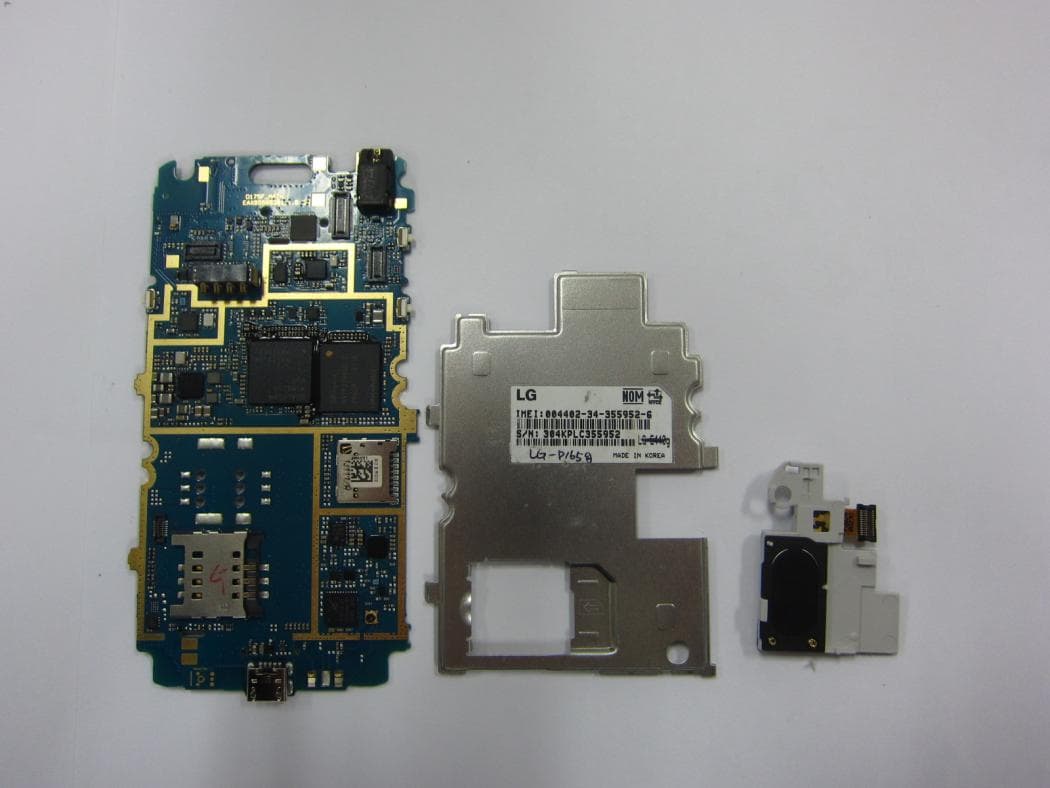 Multi-band WCDMA/GSM/EDGE Phone with WLAN and Bluetooth - FCC ID ZNFD165G - LG Electronics USA, Inc. (4)