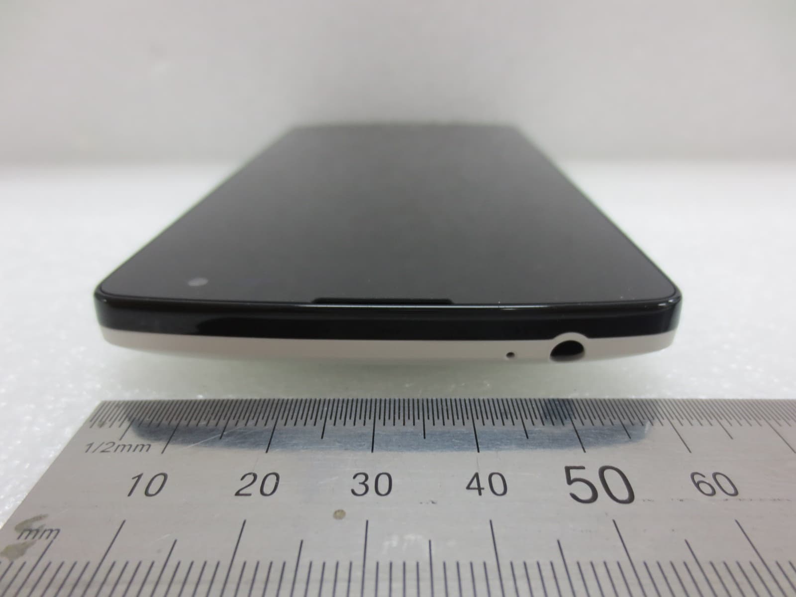 Multi-band GSM/EDGE/WCDMA/LTE Phone with WLAN, Bluetooth and RFID - FCC ID ZNFD390N - LG Electronics USA, Inc.
