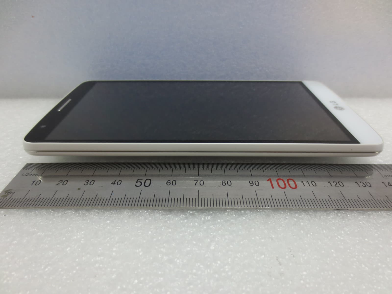 Cellular/PCS GSM/WCDMA Phone with WLAN, Bluetooth and RFID - FCC ID ZNFD690N - LG Electronics USA, Inc. (3)