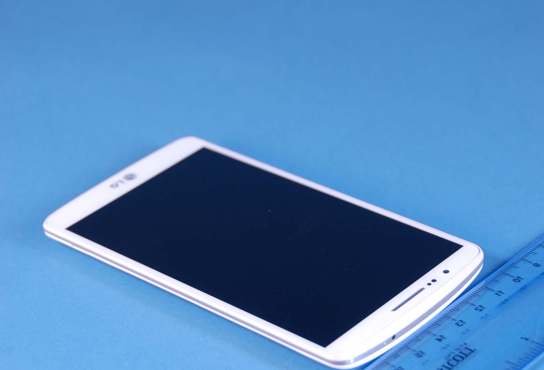 Multi-band GSM/EDGE/WCDMA/LTE Phone with WLAN, Bluetooth and RFID - FCC ID ZNFD851 - LG Electronics USA, Inc.