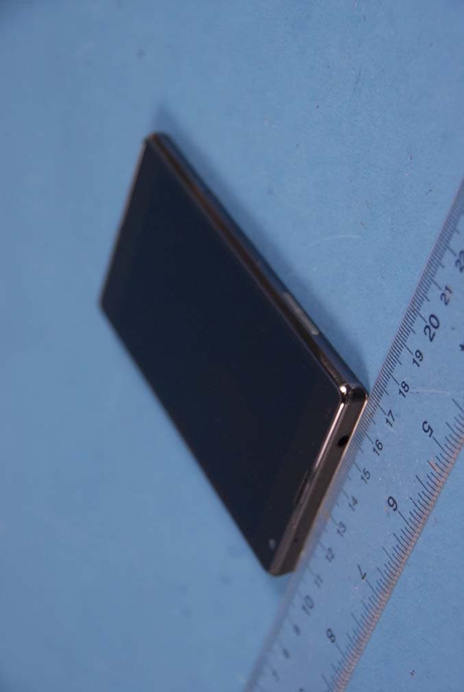 Multi-Band GSM/EDGE/WCDMA/LTE Phone with WLAN, Bluetooth and RFID - FCC ID ZNFE970 - LG Electronics USA, Inc.