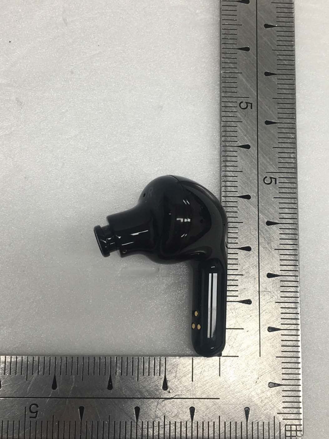 Bluetooth Earbud - FCC ID ZNFHBSFN7 - LG Electronics USA, Inc. (1)