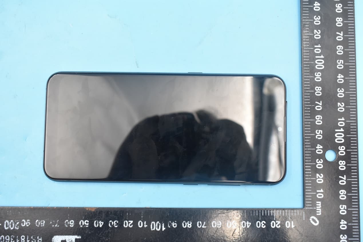 Smartphone (LTE, GSM, BT, WIFI) - FCC ID ZNFK310IM - LG Electronics USA, Inc. (2)