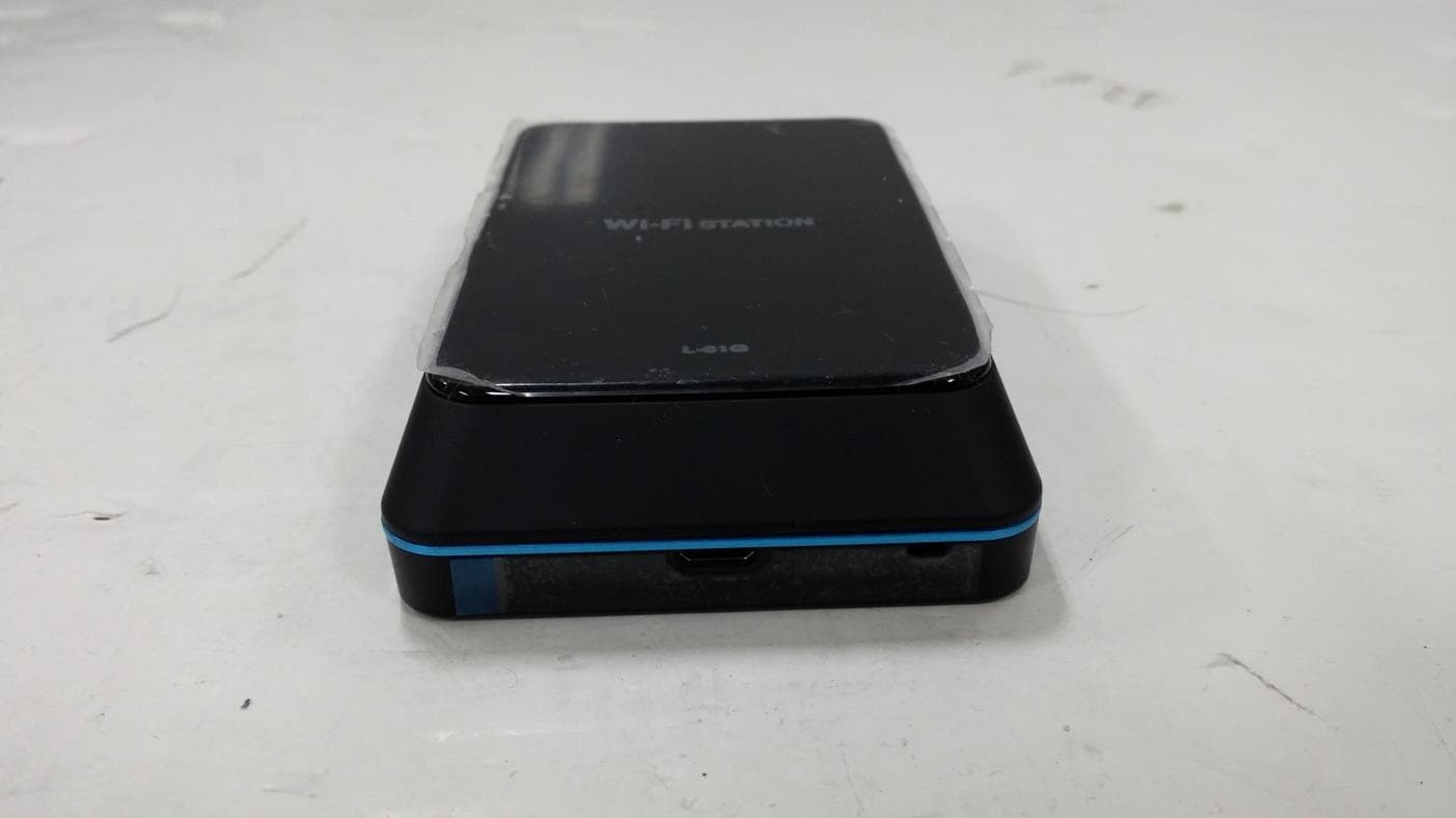 Cellular/PCS GSM and Cellular WCDMA Wireless Router with WLAN - FCC ID ZNFL01G - LG Electronics USA, Inc. (4)
