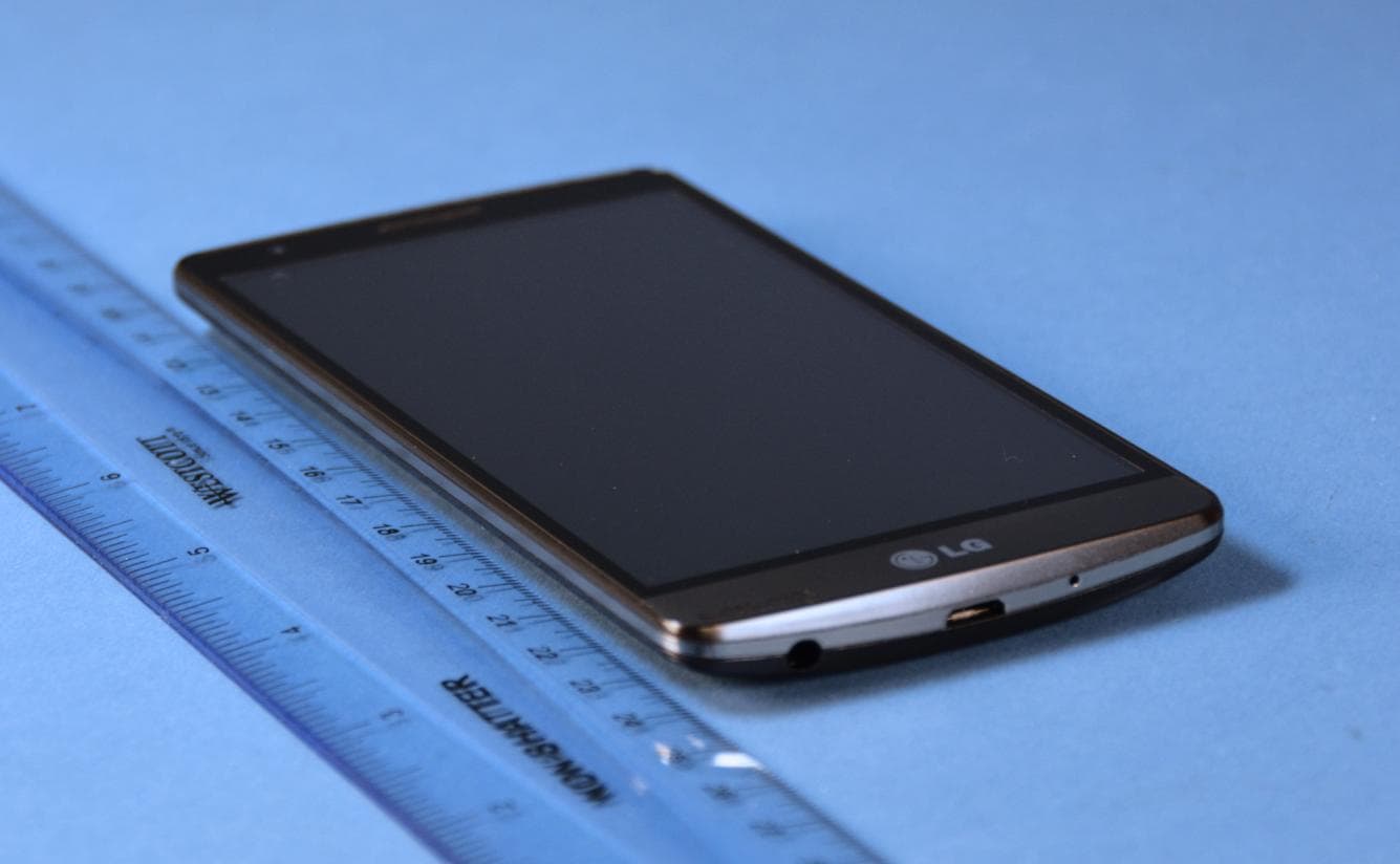 Multi-band CDMA/LTE phone with WLAN and Bluetooth - FCC ID ZNFLS885 - LG Electronics USA, Inc. (4)