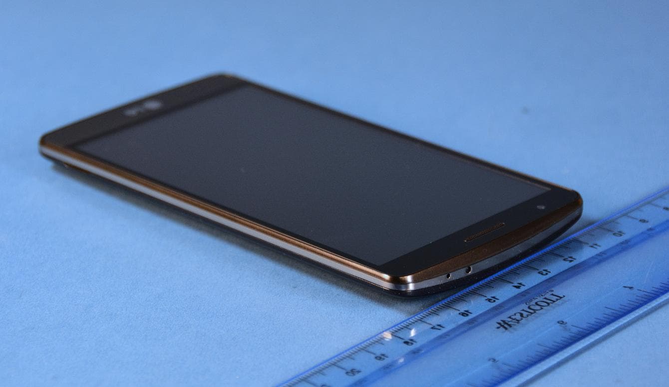 Multi-band CDMA/LTE phone with WLAN and Bluetooth - FCC ID ZNFLS885 - LG Electronics USA, Inc. (3)