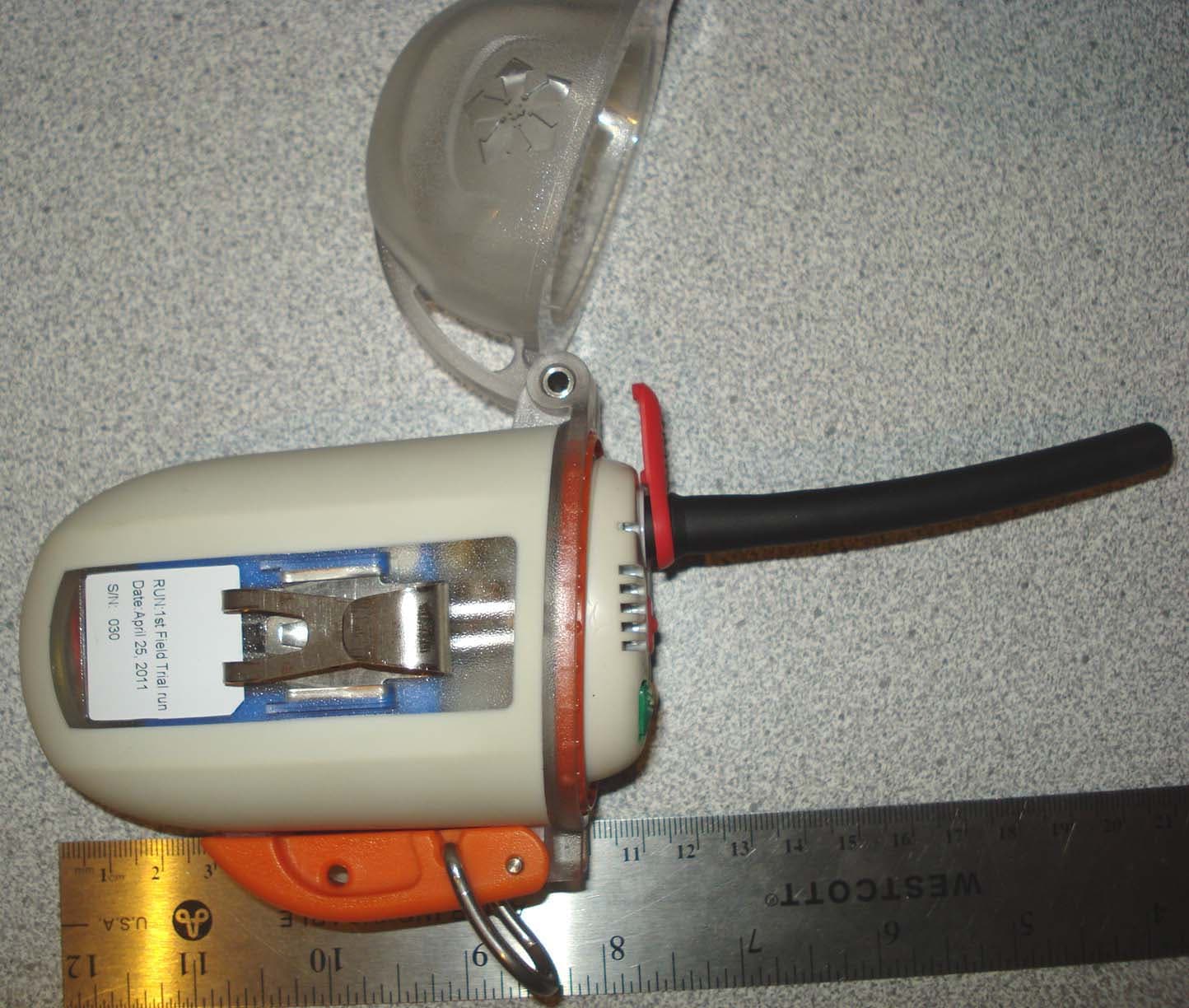 PORTABLE VHF PTT MARINE RADIO TRANSCEIVER WITH GPS - FCC ID ZNJ0020926606 - Nautilus Lifeline Ltd. (1)