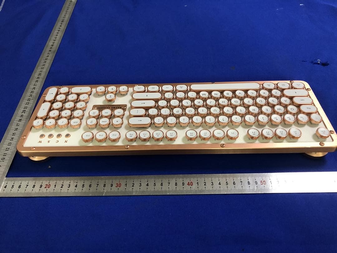 Keyboard - FCC ID ZPYMK-RETRO-BT5 - AZIO Corporation (4)