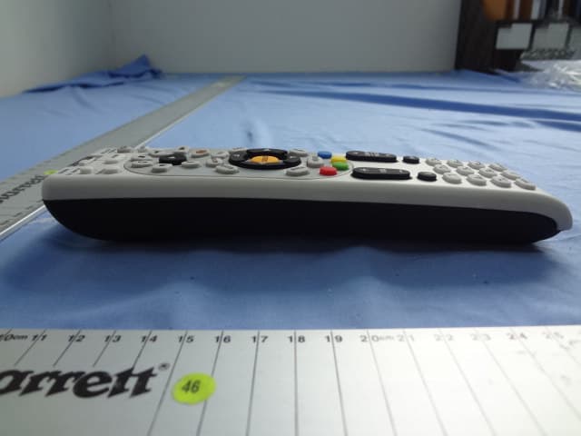 RF remote control - FCC ID ZQ8RC198BR - Philips Electronics (Suzhou) Co., Ltd (5)