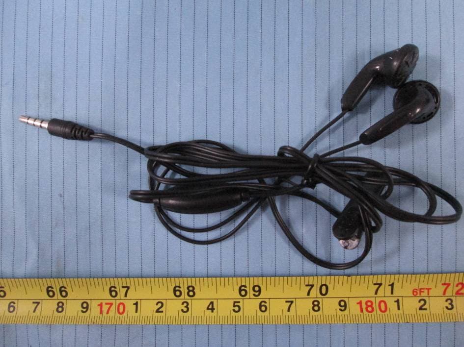 Mobile Phone - FCC ID ZSW-10-003 - b mobile HK Limited (2)