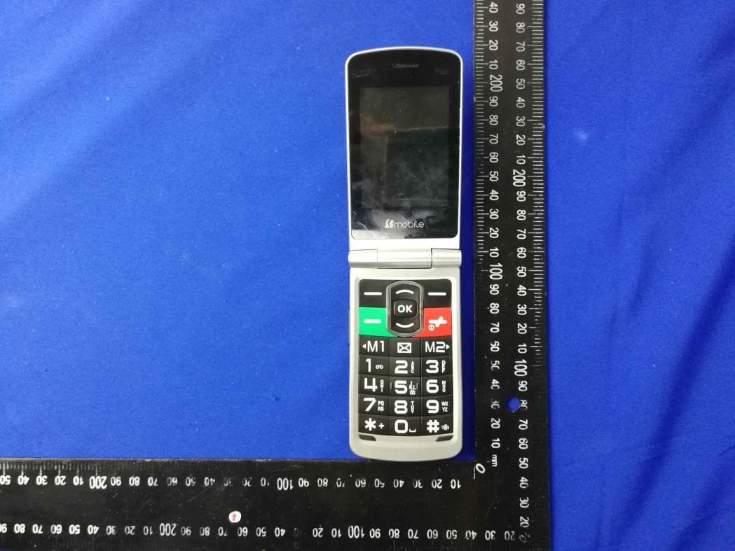 Mobile Phone - FCC ID ZSW-10-031 - b mobile HK Limited (3)