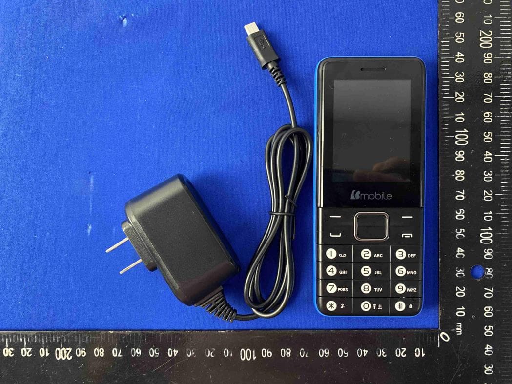 Mobile Phone - FCC ID ZSW-10-032 - b mobile HK Limited (3)