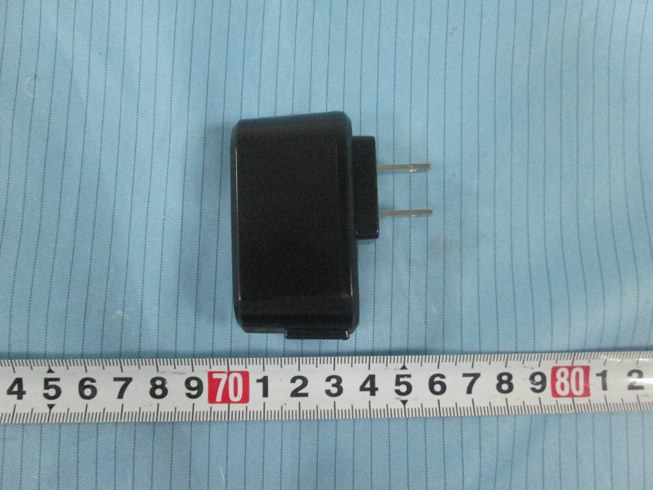 3G Mobile Phone - FCC ID ZSW-30-002 - b mobile HK Limited (2)