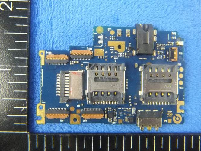 Mobile phone - FCC ID ZSW-30-010 - b mobile HK Limited (2)