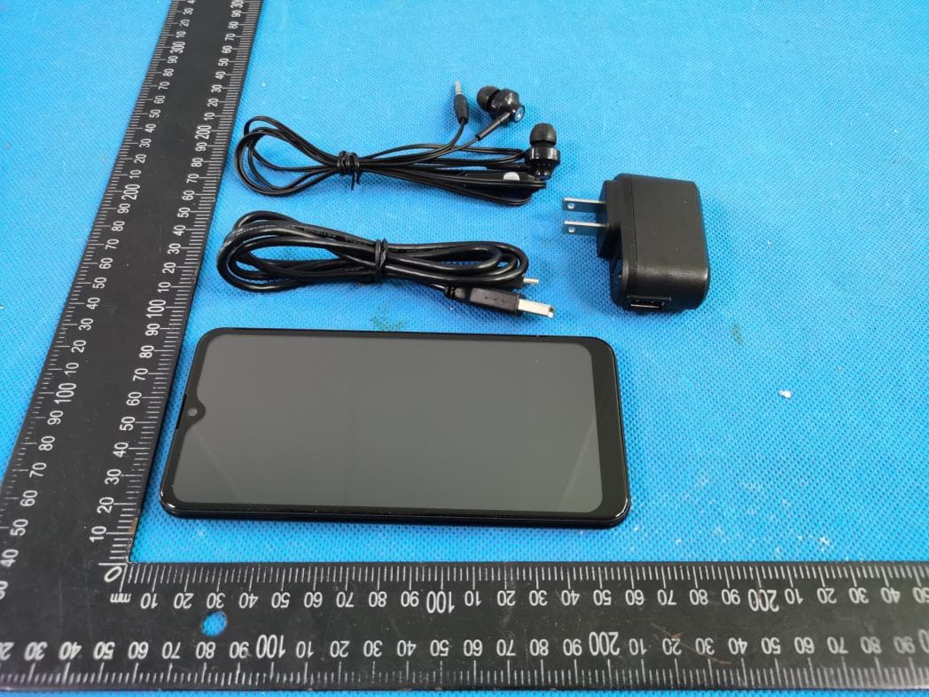 Mobile Phone - FCC ID ZSW-30-108 - b mobile HK Limited