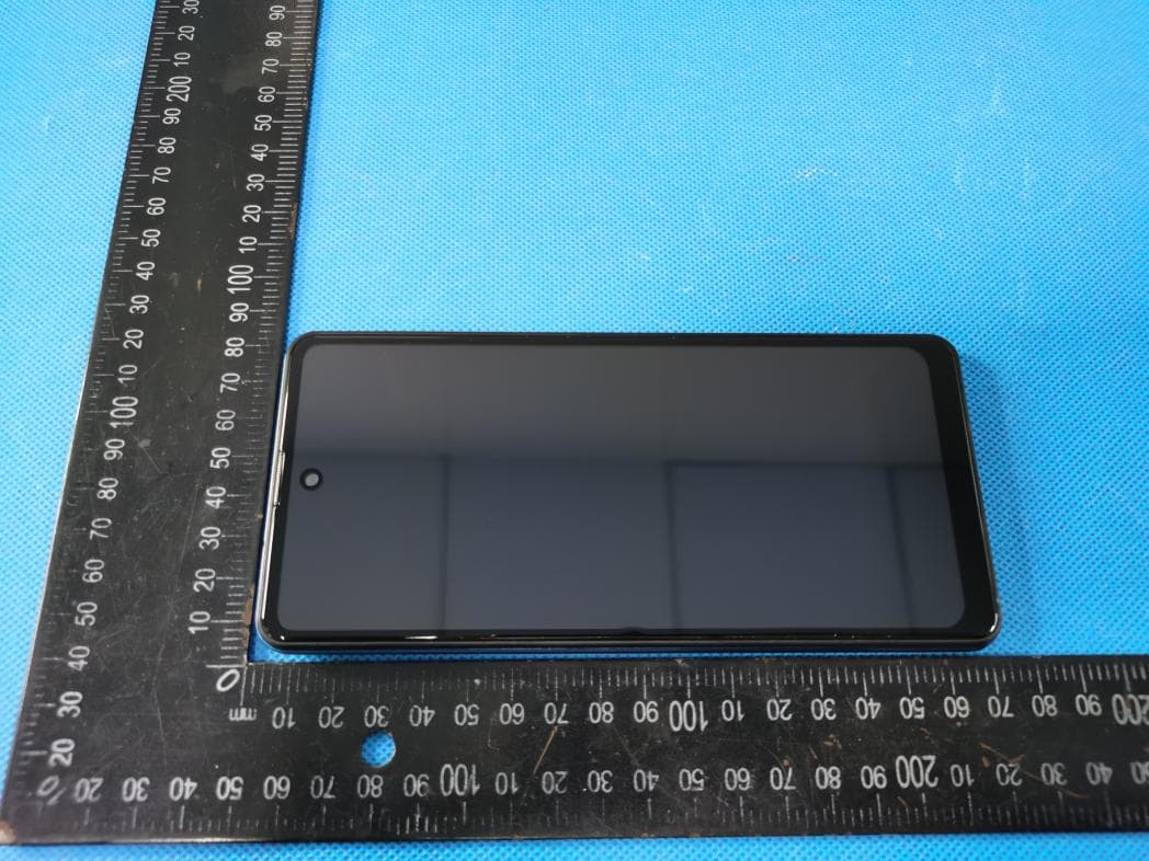 Mobile Phone - FCC ID ZSW-30-118 - b mobile HK Limited (4)