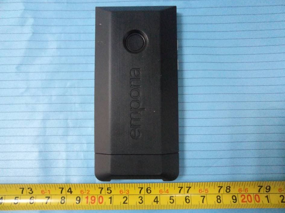 GSM Mobile Phone - FCC ID ZVP-RL2 - Emporia Telecom USA Inc. (4)