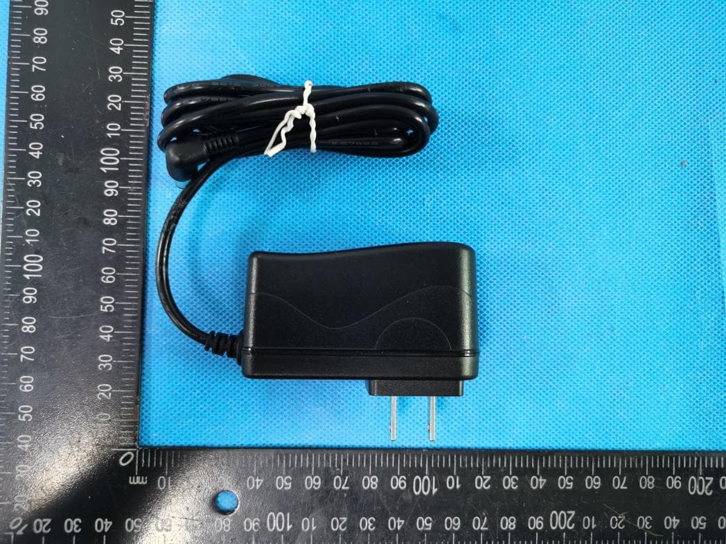 UVC Sanitizer with Wireless Charger and Sound Machine - FCC ID ZY9-A20180 - Shenzhen Great Power Innovation And Technology Enterprise Co.,Ltd (2)