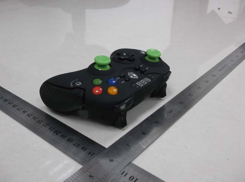 Xbox 360 2.4GHz Wireless Controller - FCC ID ZZISL-3102 - Solar Loyal Limited (3)