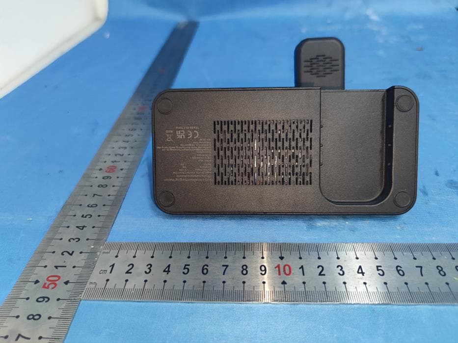 Wireless charger - FCC ID 2A2NS-Q10-Z - Guanyu(Dongguan) Intelligent Technology Co.,Ltd